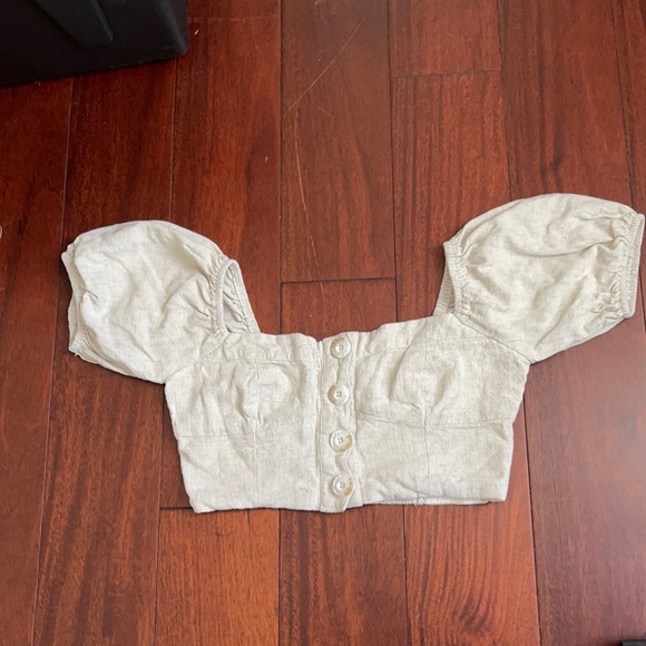 Olivaceous Tops - OLIVACEOUS. Size M. Color cream